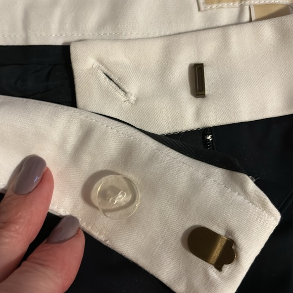 MICHAEL Michael Kors NWT women’s casual shorts black with white waist Size 10 - Picture 10 of 13